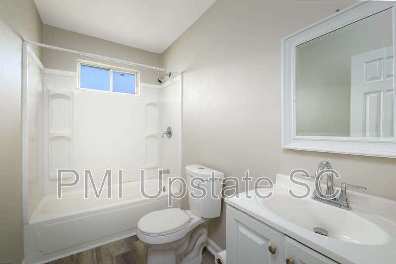 700 Brook St #4 - Photo 7 of 13
