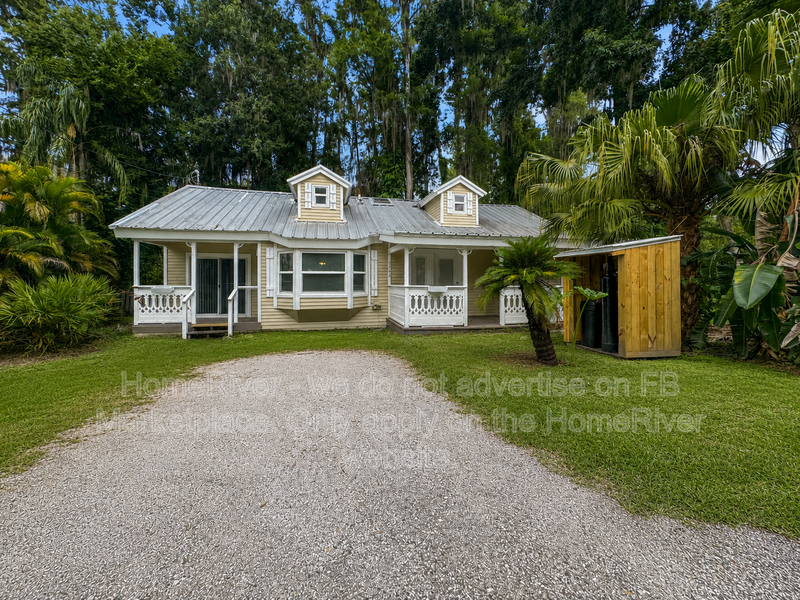 5743 Eden Ln