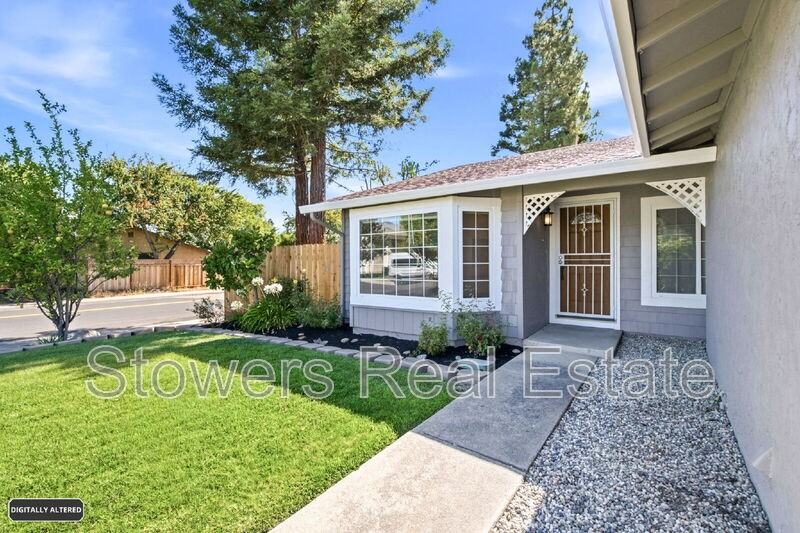 318 Joyce St - Photo 6 of 50
