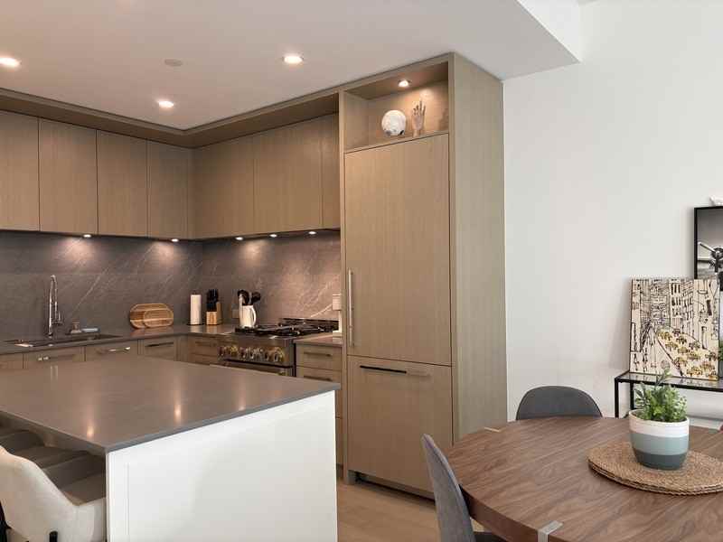 3409 Lakeshore Rd #301 - Photo 3 of 33