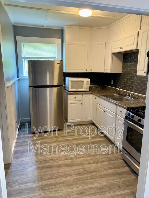 106 Winsor St #1 - Photo 2 of 14