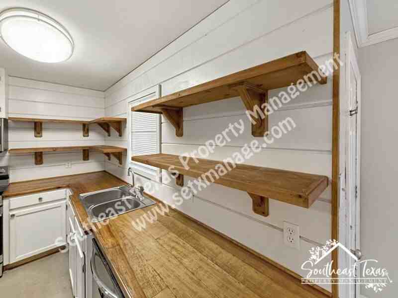 428 S 37th St - Photo 4 of 18
