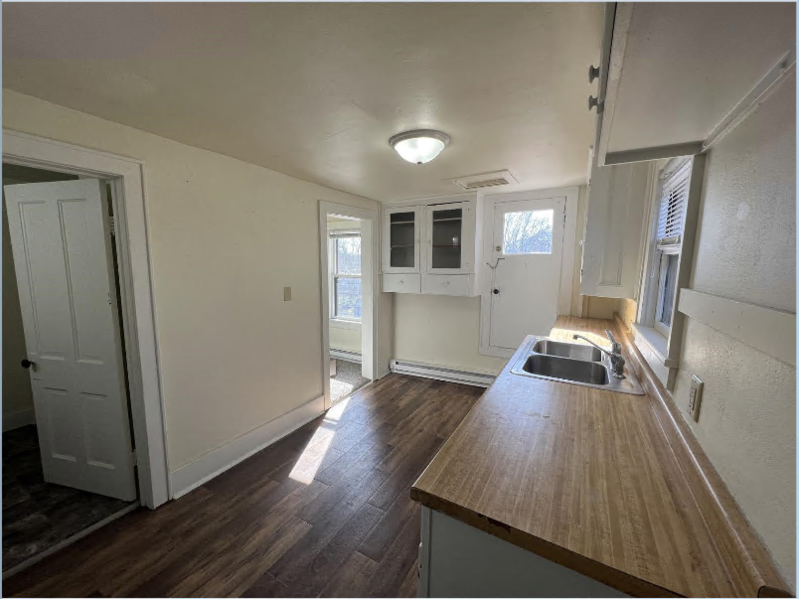 173 N Monroe St #3 - Photo 4 of 12