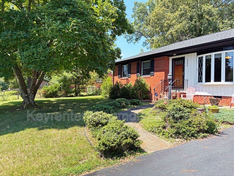 2802 Dancer Rd - Photo 2 of 24