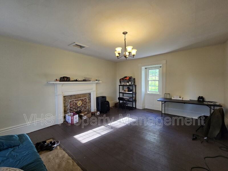 11160 Pleasant Vale Rd - Photo 3 of 20