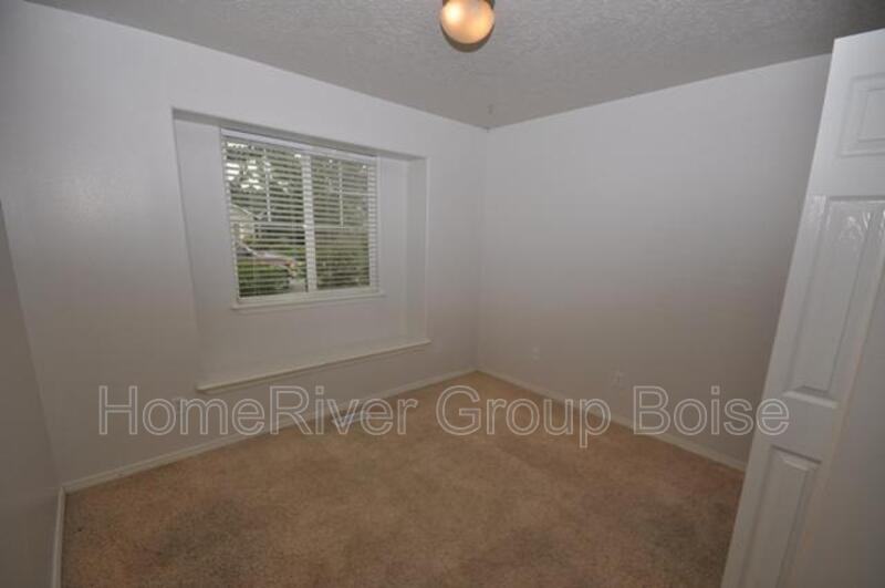 3872 N Weston Ave - Photo 2 of 16