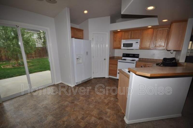 3872 N Weston Ave - Photo 5 of 16