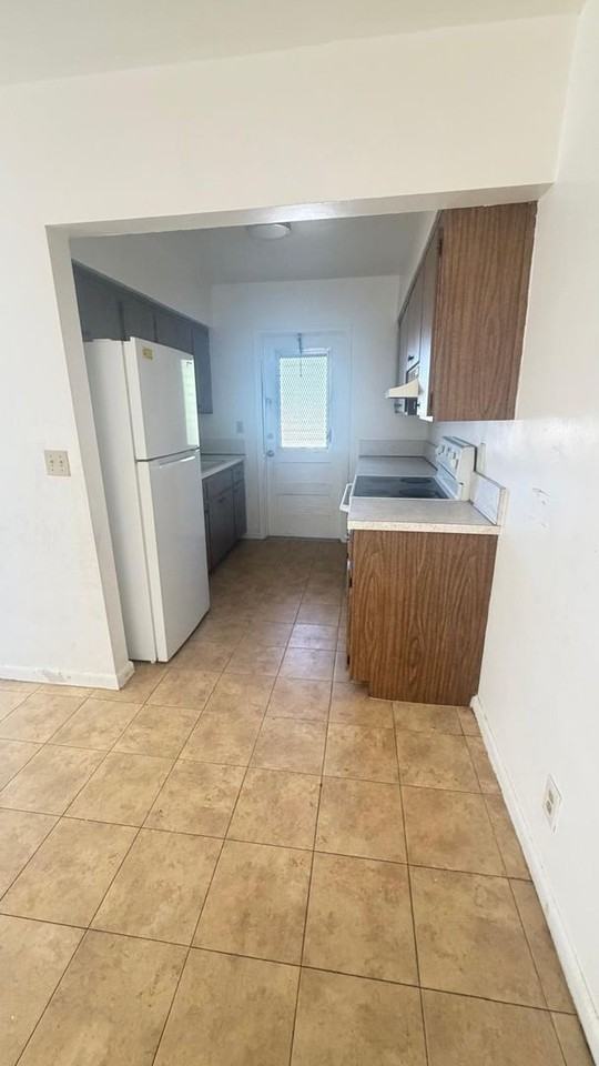 2525 PIERCE ST - Photo 3 of 31