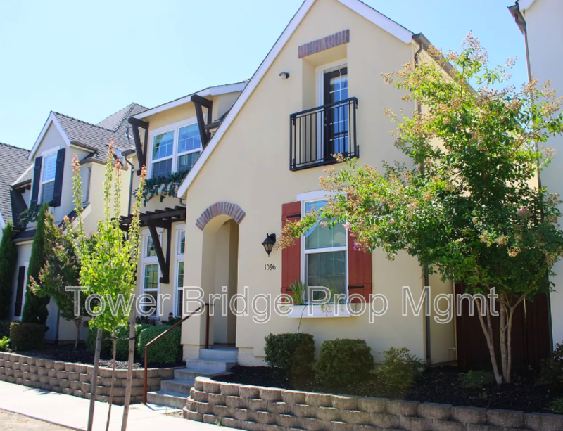 1096 Provence Village Dr - Photo 2 of 22