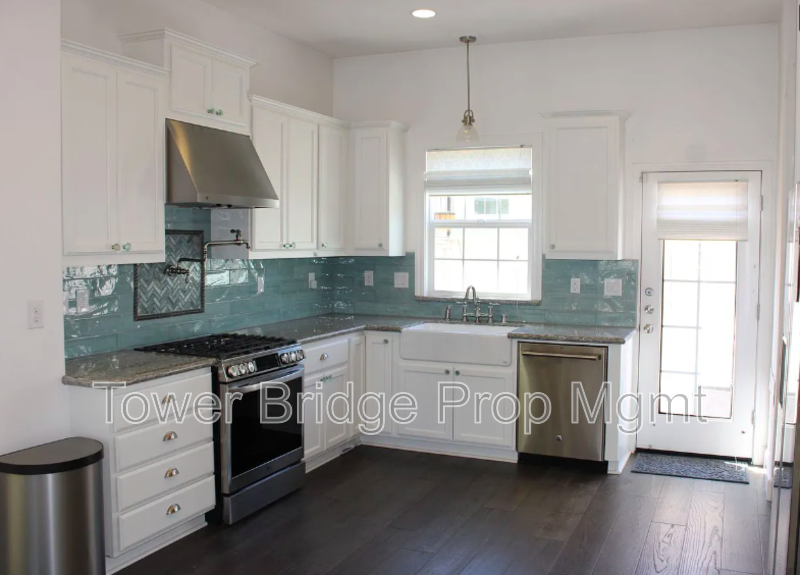 1096 Provence Village Dr - Photo 5 of 22