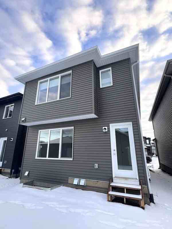 22714 82a Ave Nw - Photo 3 of 16