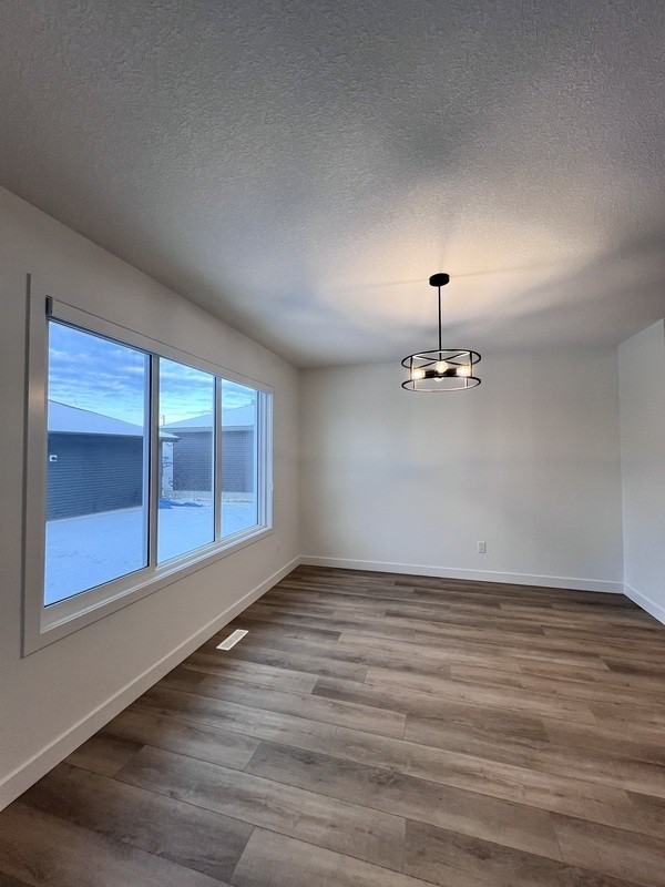 22714 82a Ave Nw - Photo 7 of 16