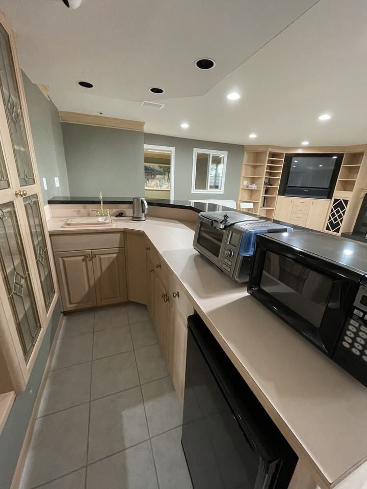 7100 Ridgeview Drive - Photo 2 of 13