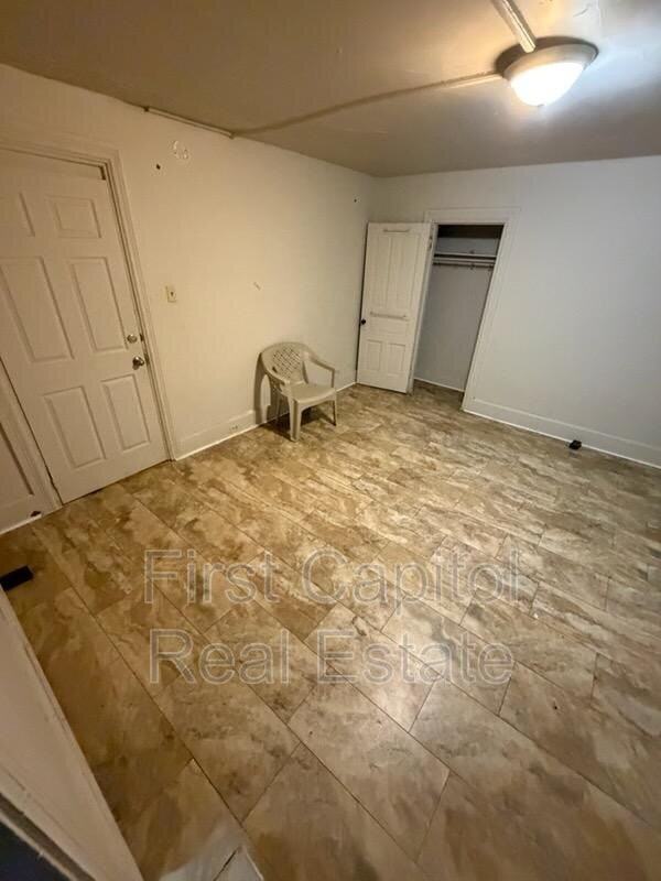 189 S Front St #2