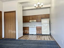 featured image of 1025 S 5th St