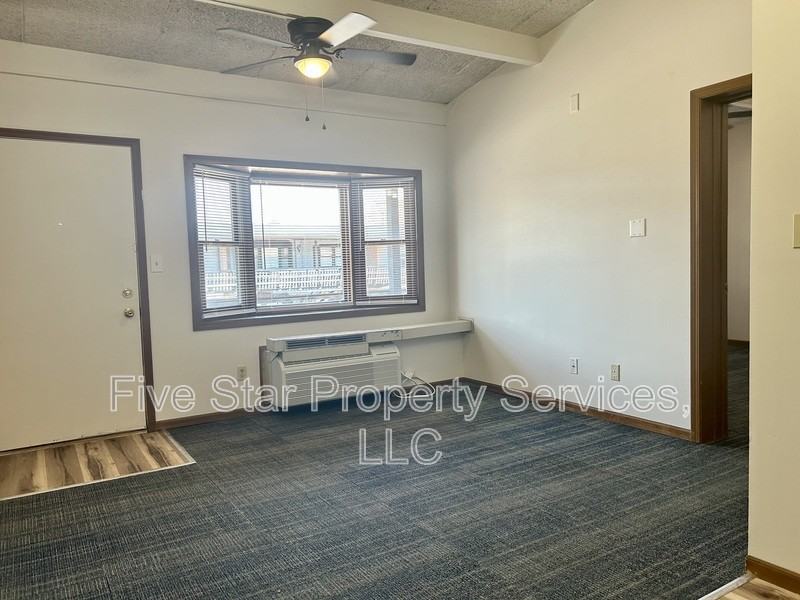 1025 S 5th St - Photo 3 of 13