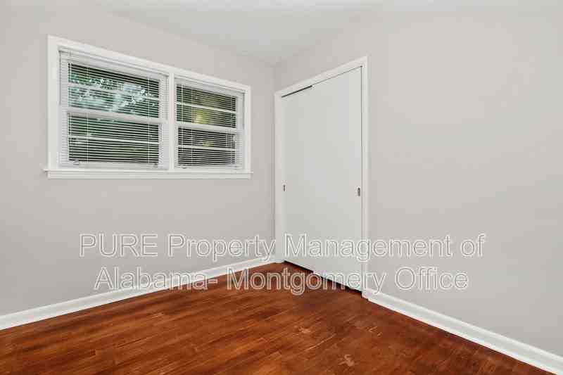 4332 Sussex Dr - Photo 2 of 22