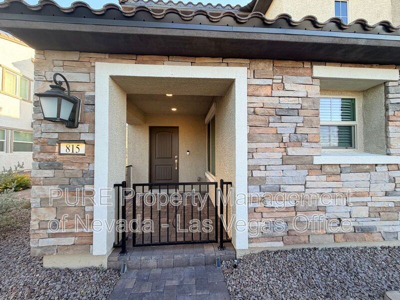 815 Watford Pl - Photo 2 of 46
