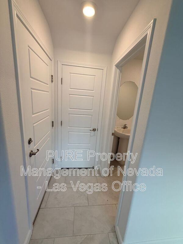 815 Watford Pl - Photo 7 of 46