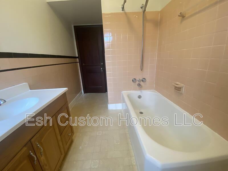 Safe Harbor Vlg - Photo 3 of 6