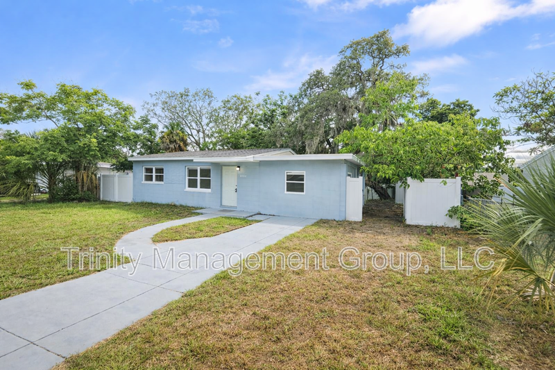 7131 Carlow St - Photo 2 of 27