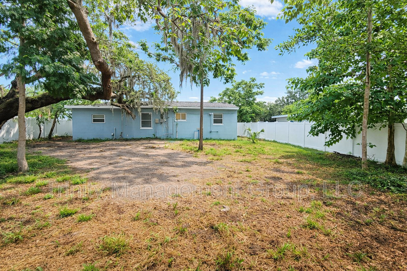 7131 Carlow St - Photo 4 of 27