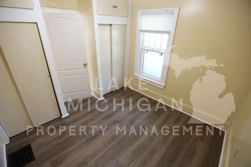 2034 Edgewood Ave Ne - Photo 5 of 9