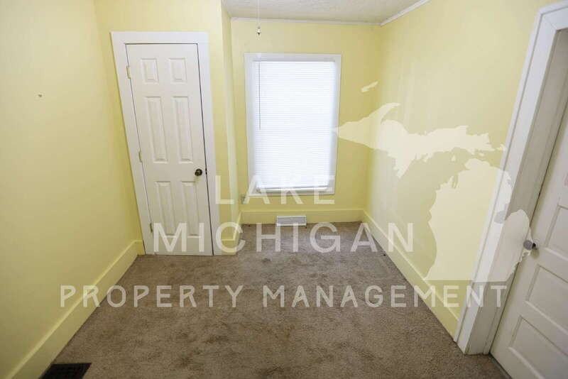 2034 Edgewood Ave Ne - Photo 6 of 9