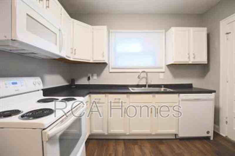 3618 Salem St - Photo 4 of 15
