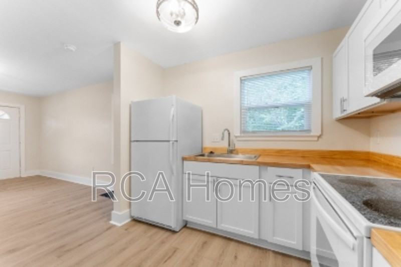 1445 Congress Ave - Photo 7 of 10