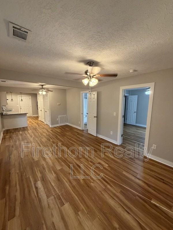 534 Basin St - Photo 6 of 10