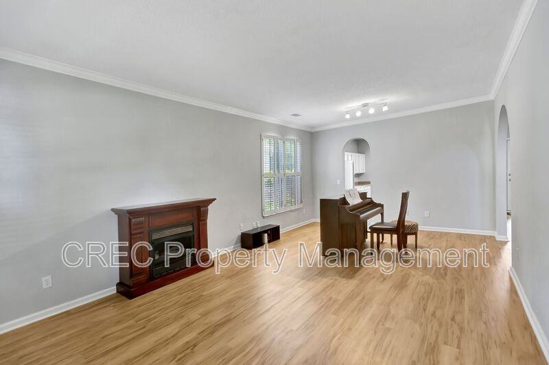 3282 Heathland Way - Photo 5 of 39