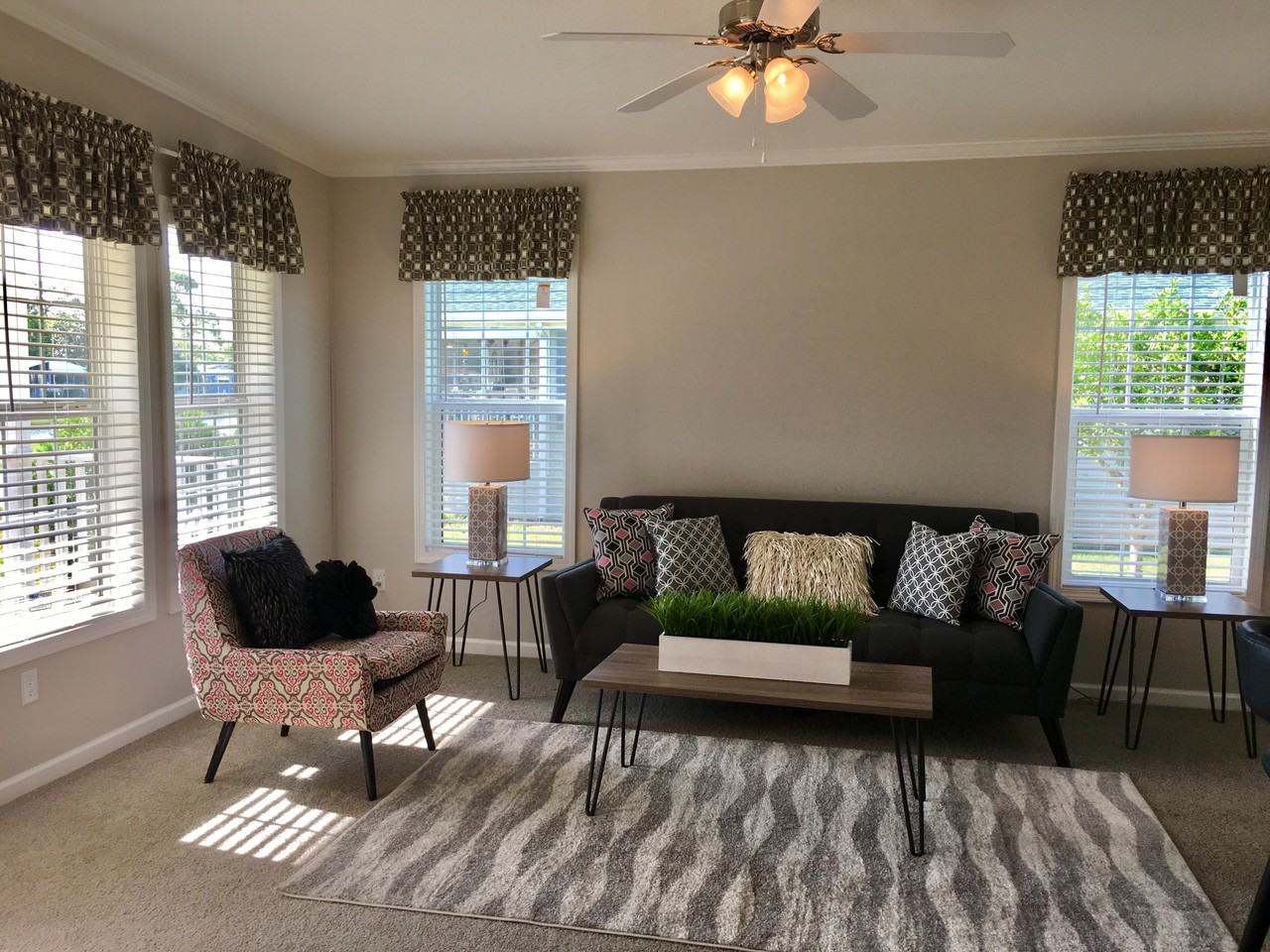 459 Emden St - Photo 2 of 15