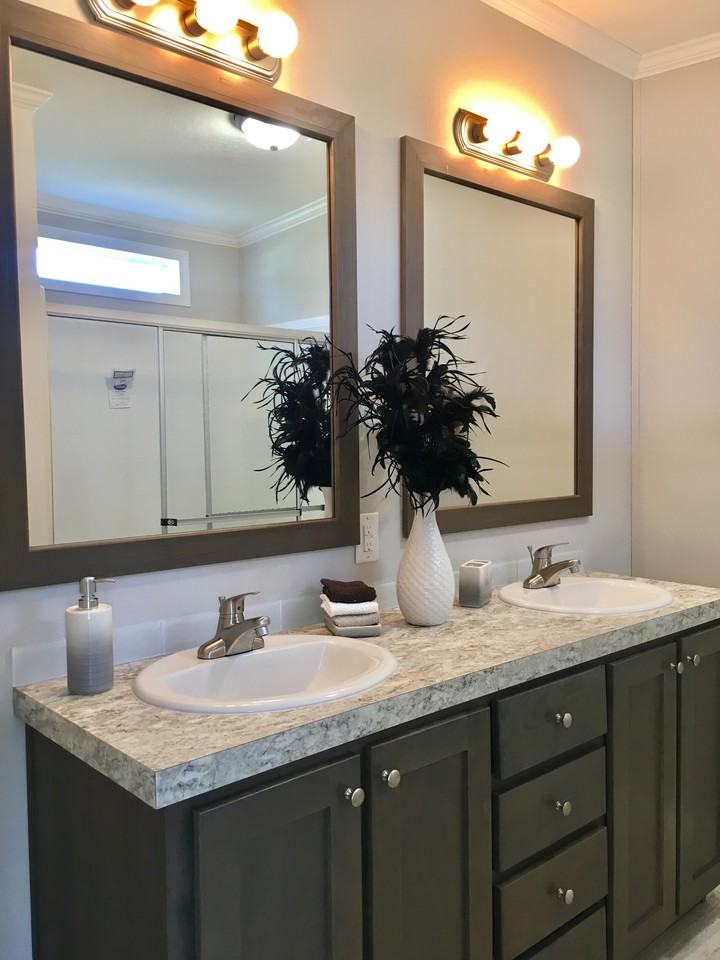 459 Emden St - Photo 7 of 15