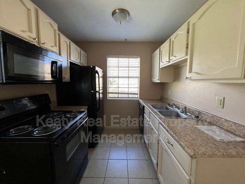 418 Failla Rd #4 - Photo 6 of 12