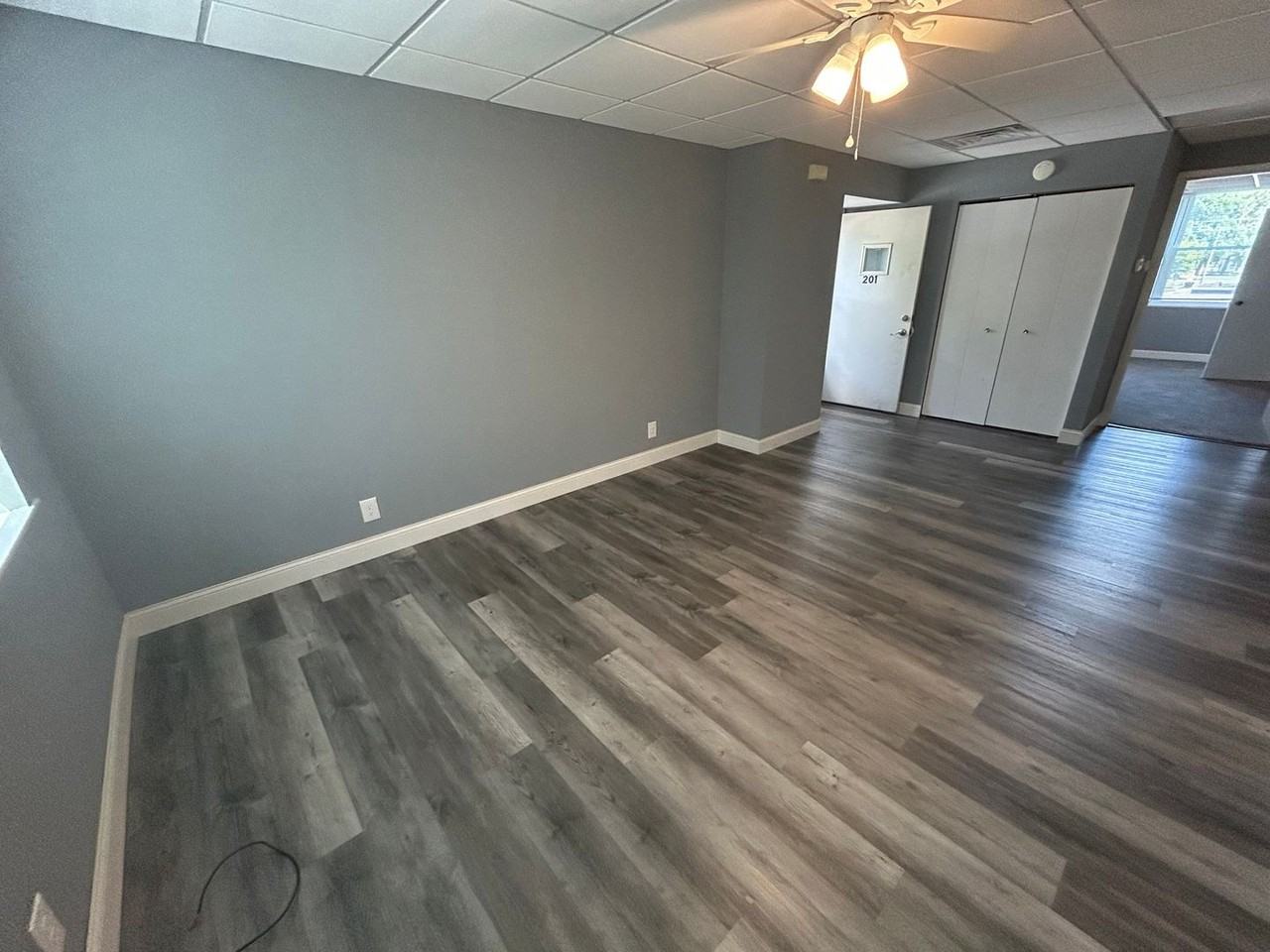 703 N Park/704 N Main - Photo 7 of 50