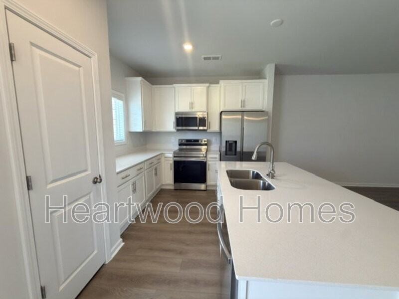 121 Bartlett Dr - Photo 5 of 44