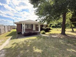 featured image of 3708 Hydrangea St