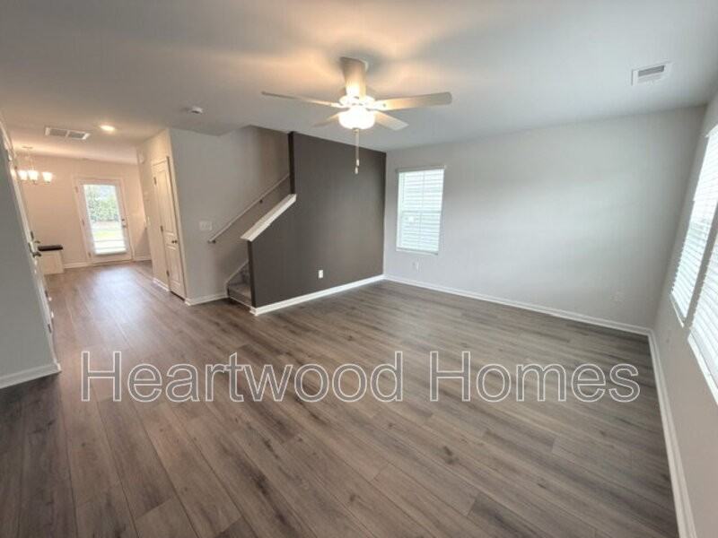 807 Coburg Ln - Photo 6 of 49