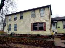featured image of 102 E Fulton St