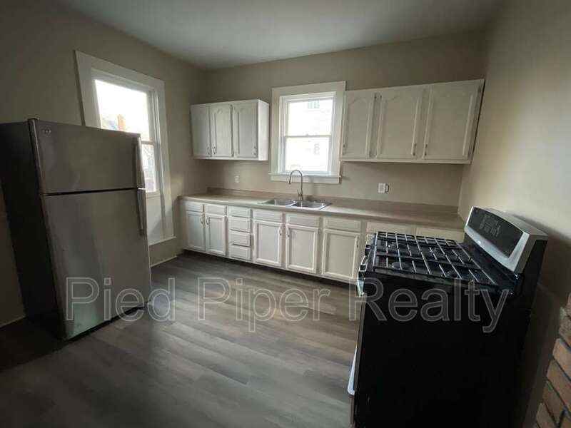 217 N West Ave - Photo 2 of 18