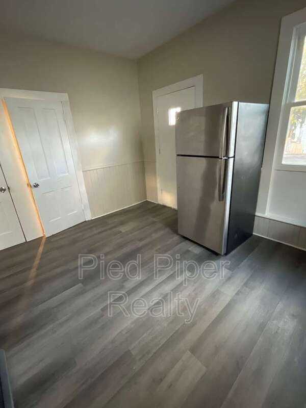 217 N West Ave - Photo 4 of 18