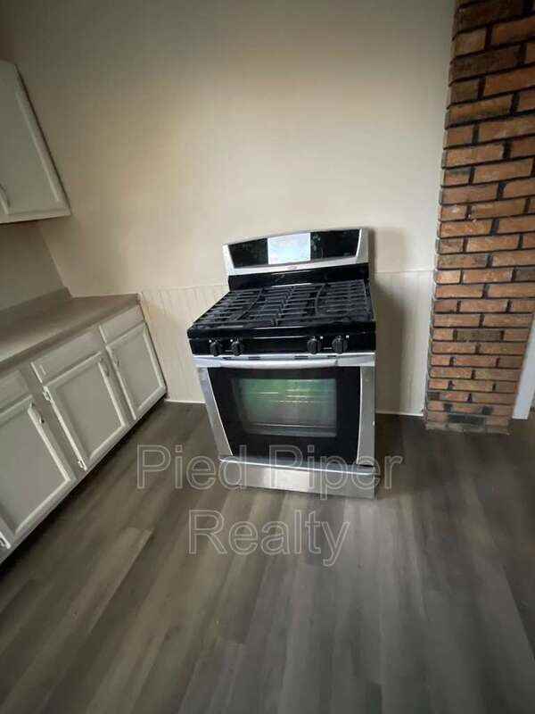 217 N West Ave - Photo 5 of 18