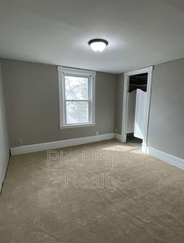 217 N West Ave - Photo 6 of 18