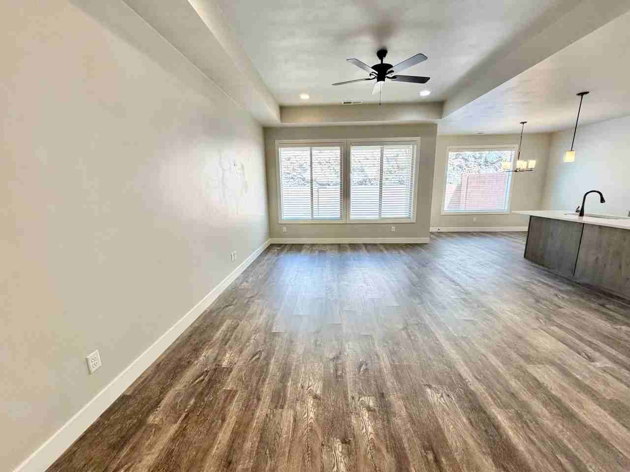 1496 W 460 N - Photo 4 of 28
