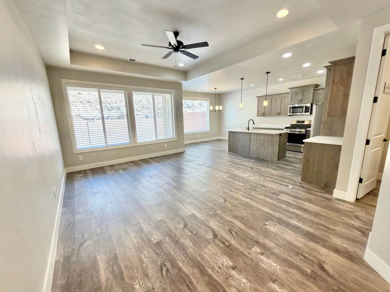 1496 W 460 N - Photo 5 of 28