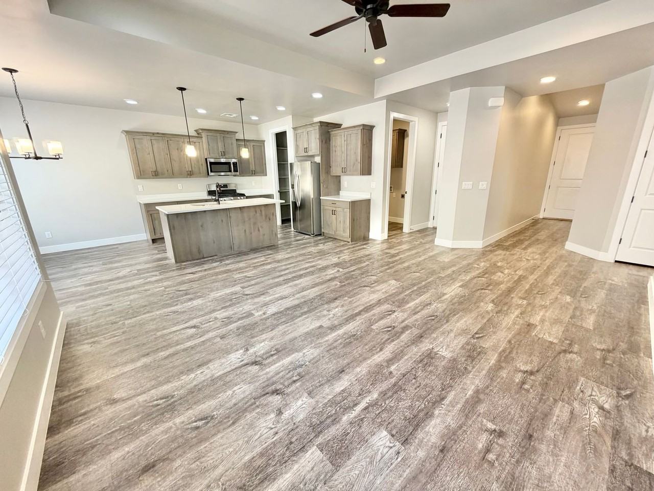 1496 W 460 N - Photo 6 of 28