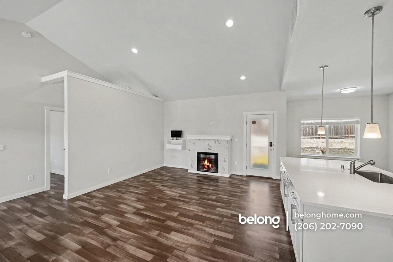 410 Emerald St #A - Photo 5 of 26