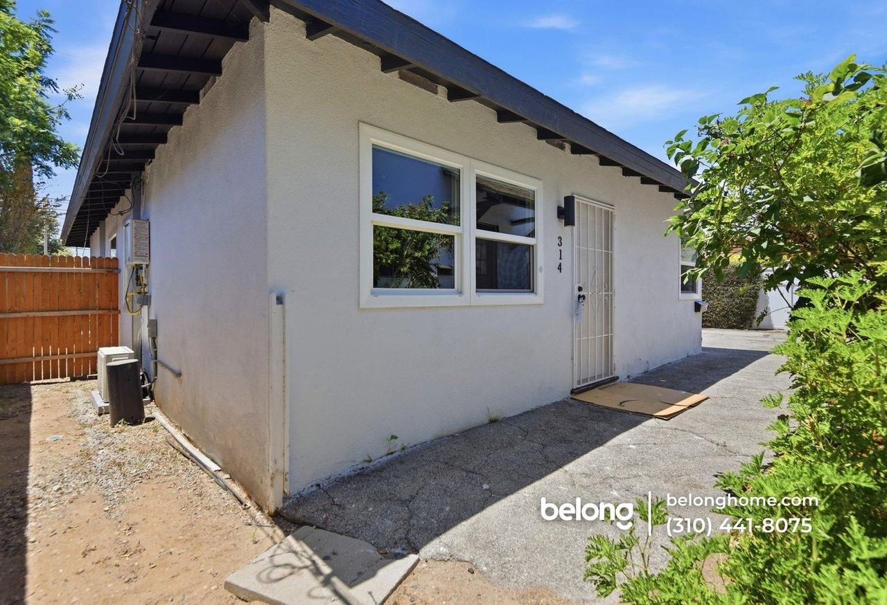 314 S Santa Anita Ave - Photo 2 of 21