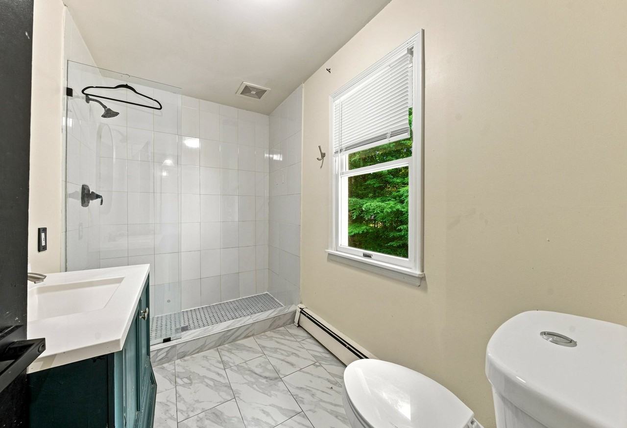 8 Mc Croy Dr - Photo 4 of 10
